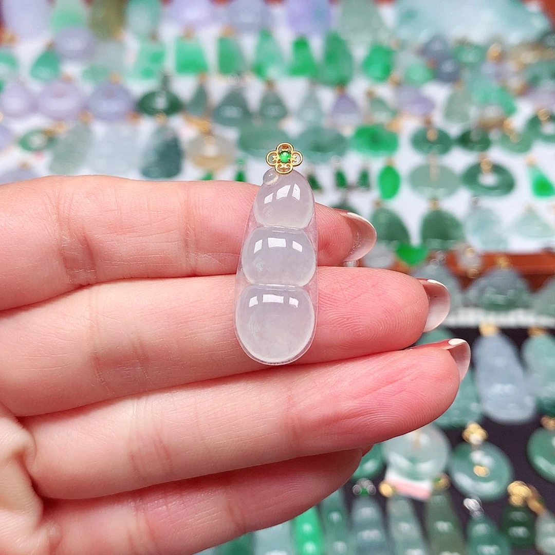 翡翠颈饰18K金镶嵌天然翡翠A货