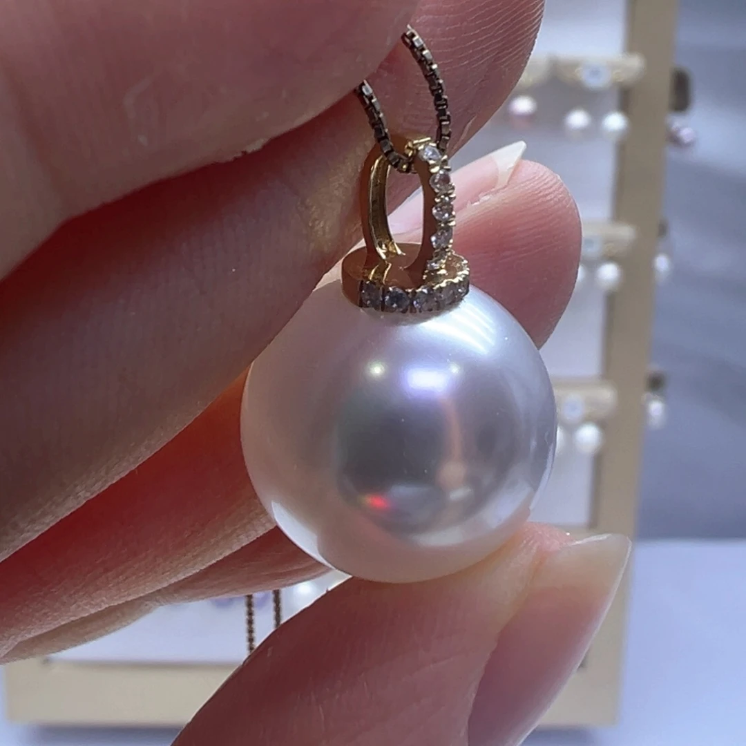 18K金镶嵌淡水珍珠耳饰