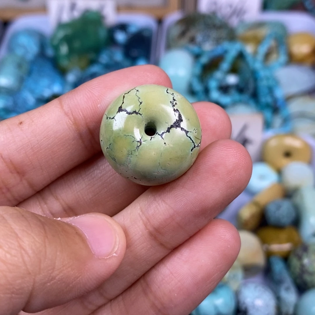 绿松石未镶嵌颈饰