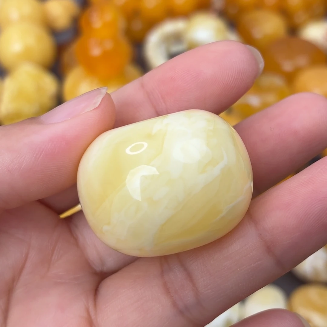 裸石蜜蜡未镶嵌白扣