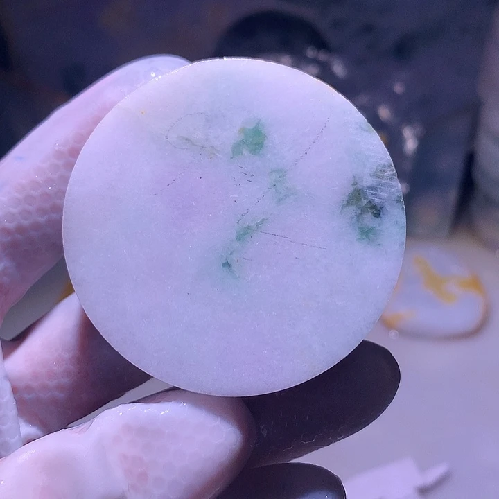 翡翠未镶嵌颈饰边角料