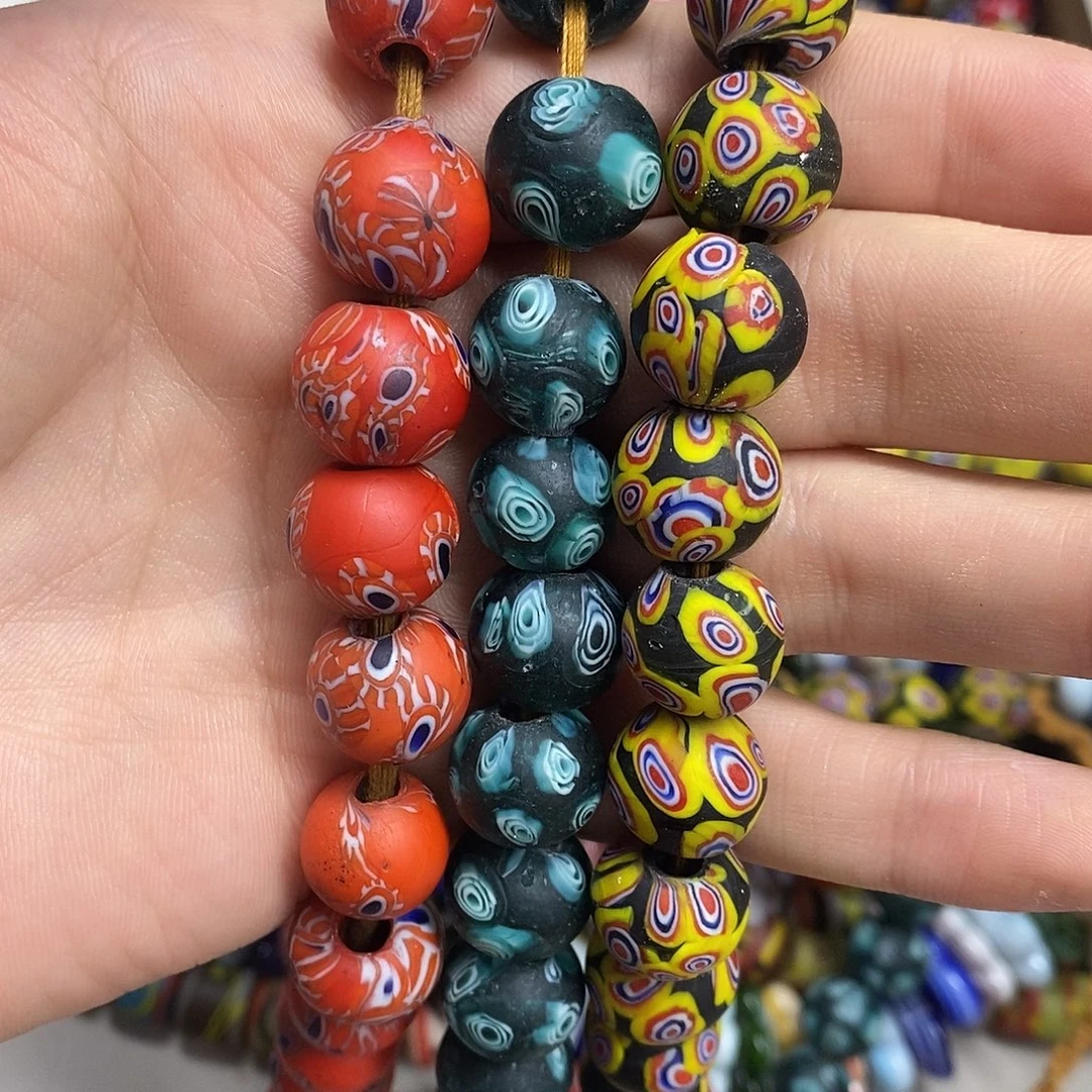 颈饰琉璃千花光珠琉璃