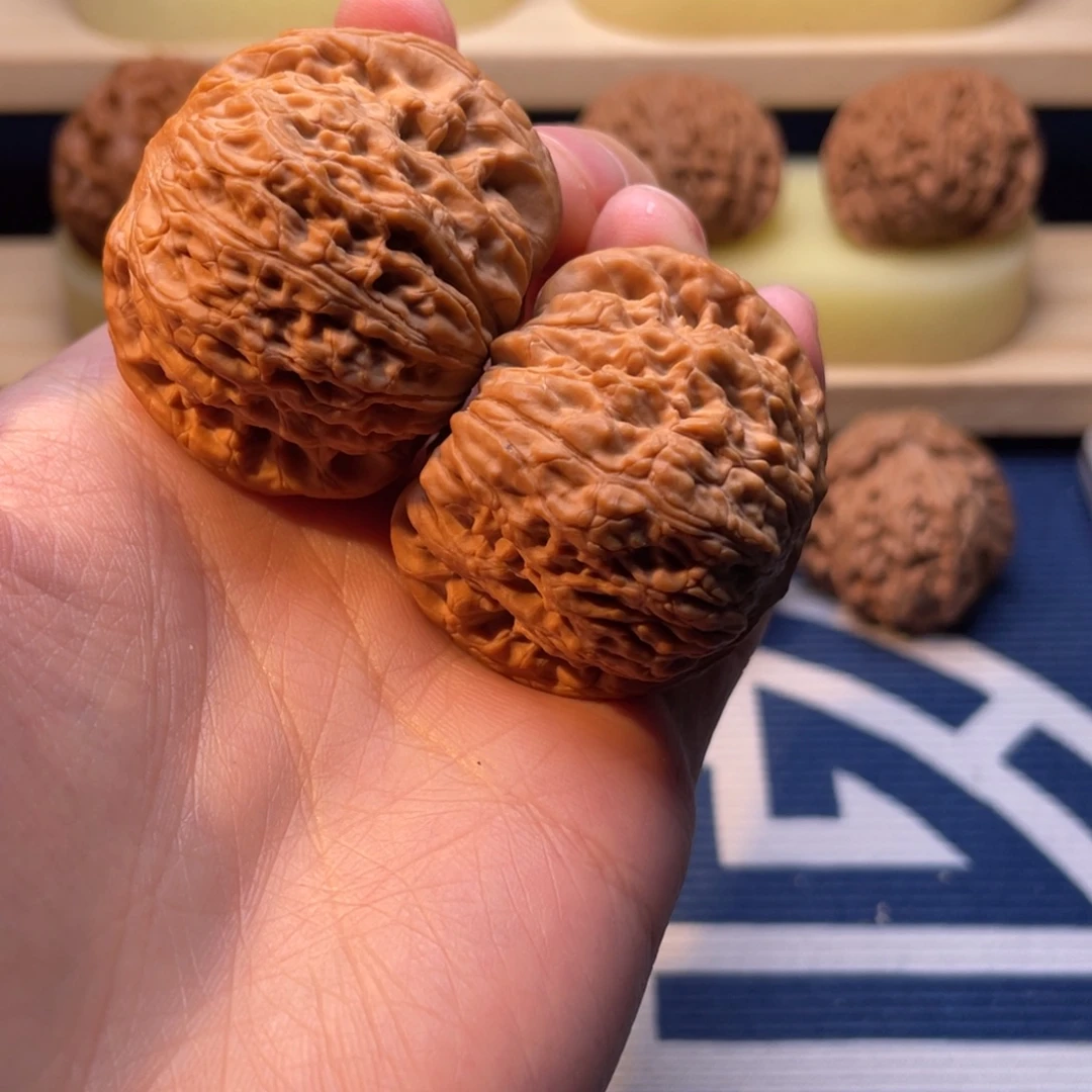文玩核桃43尺泥鳅背