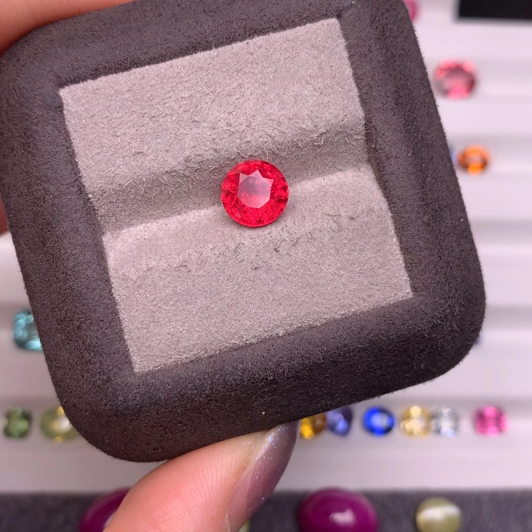 尖晶石裸石未镶嵌2.06克拉