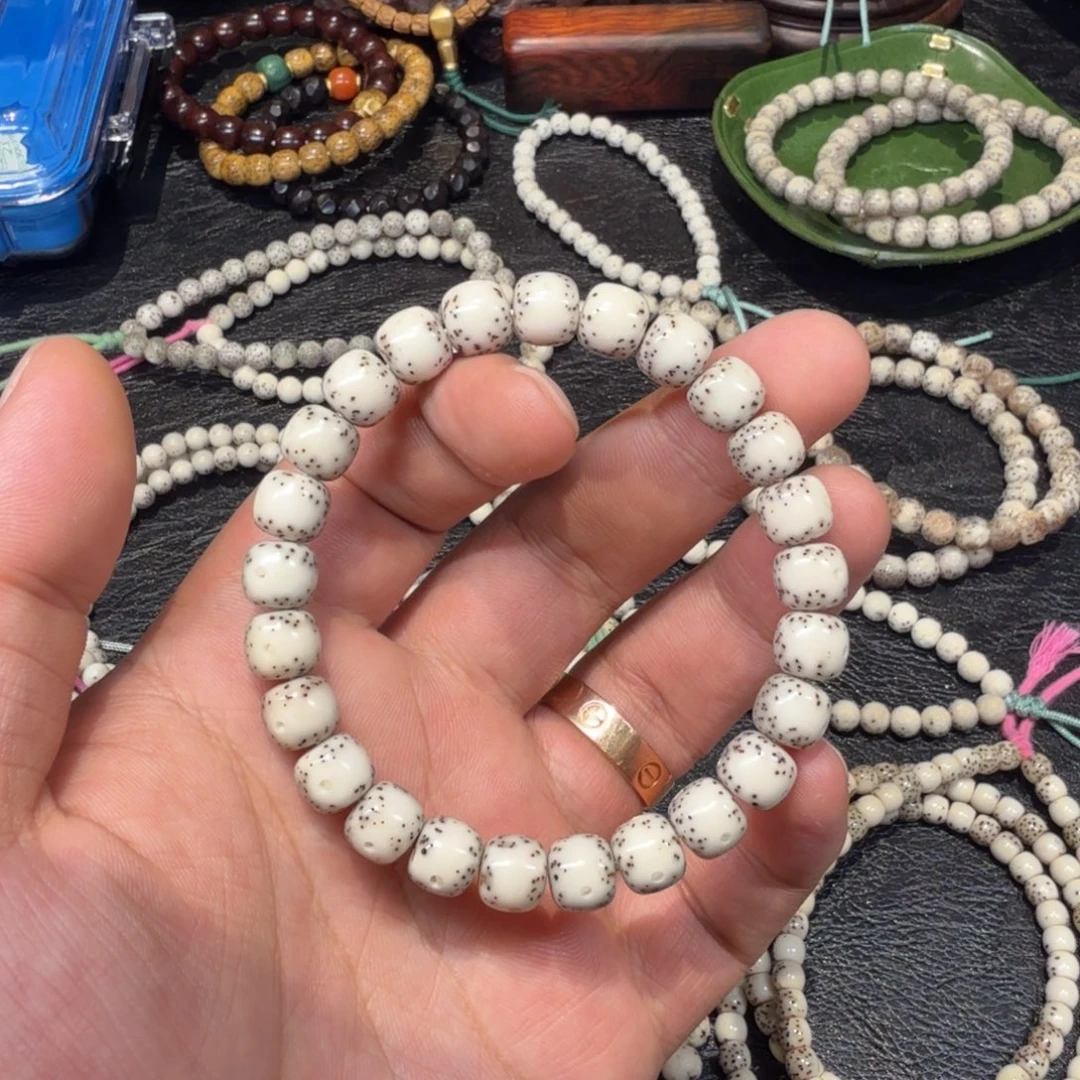 星月菩提吊坠9X8单圈。