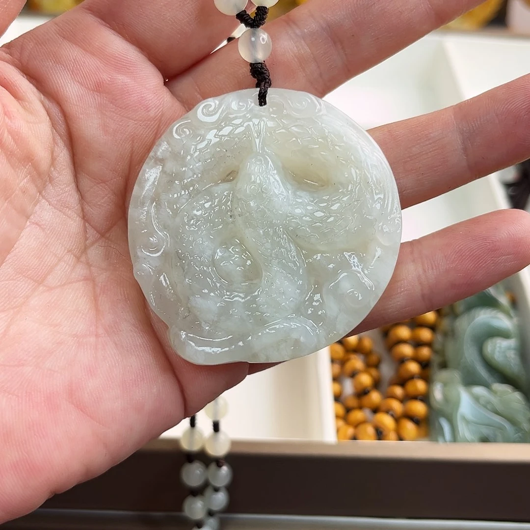 蛇纹石玉颈饰未镶嵌