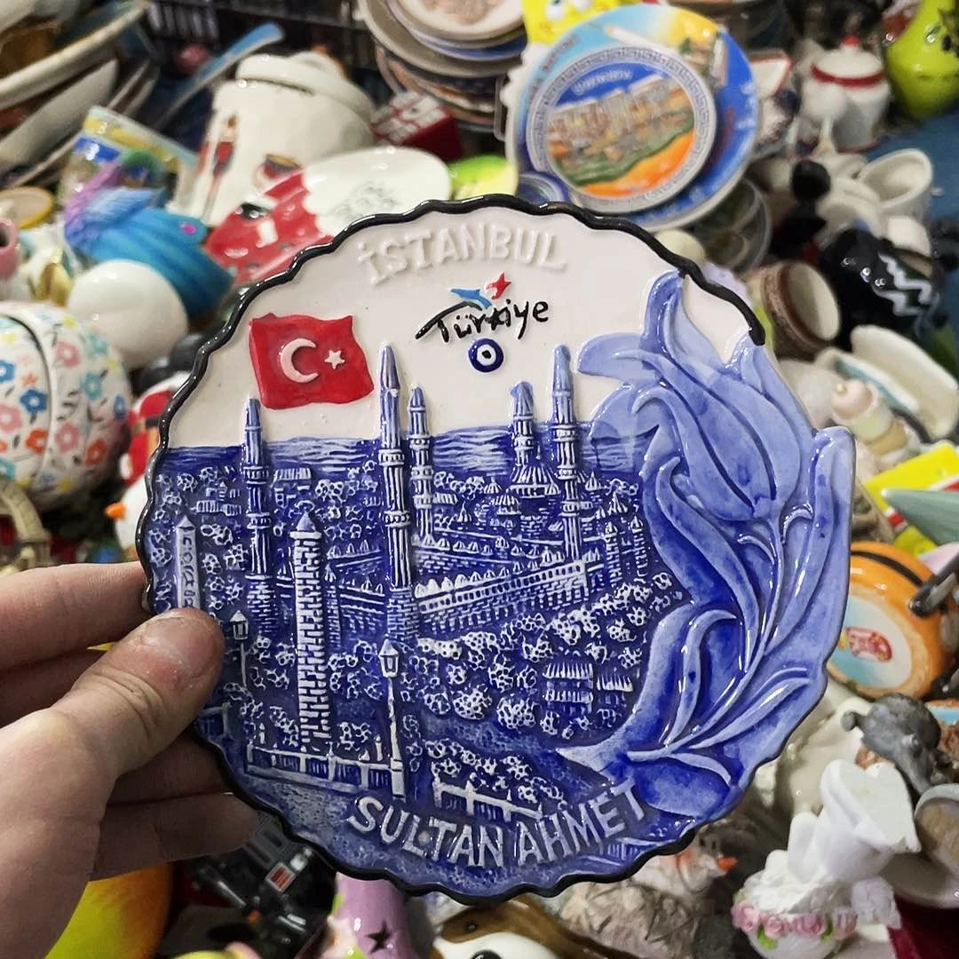 摆件   磕碰。封釉。