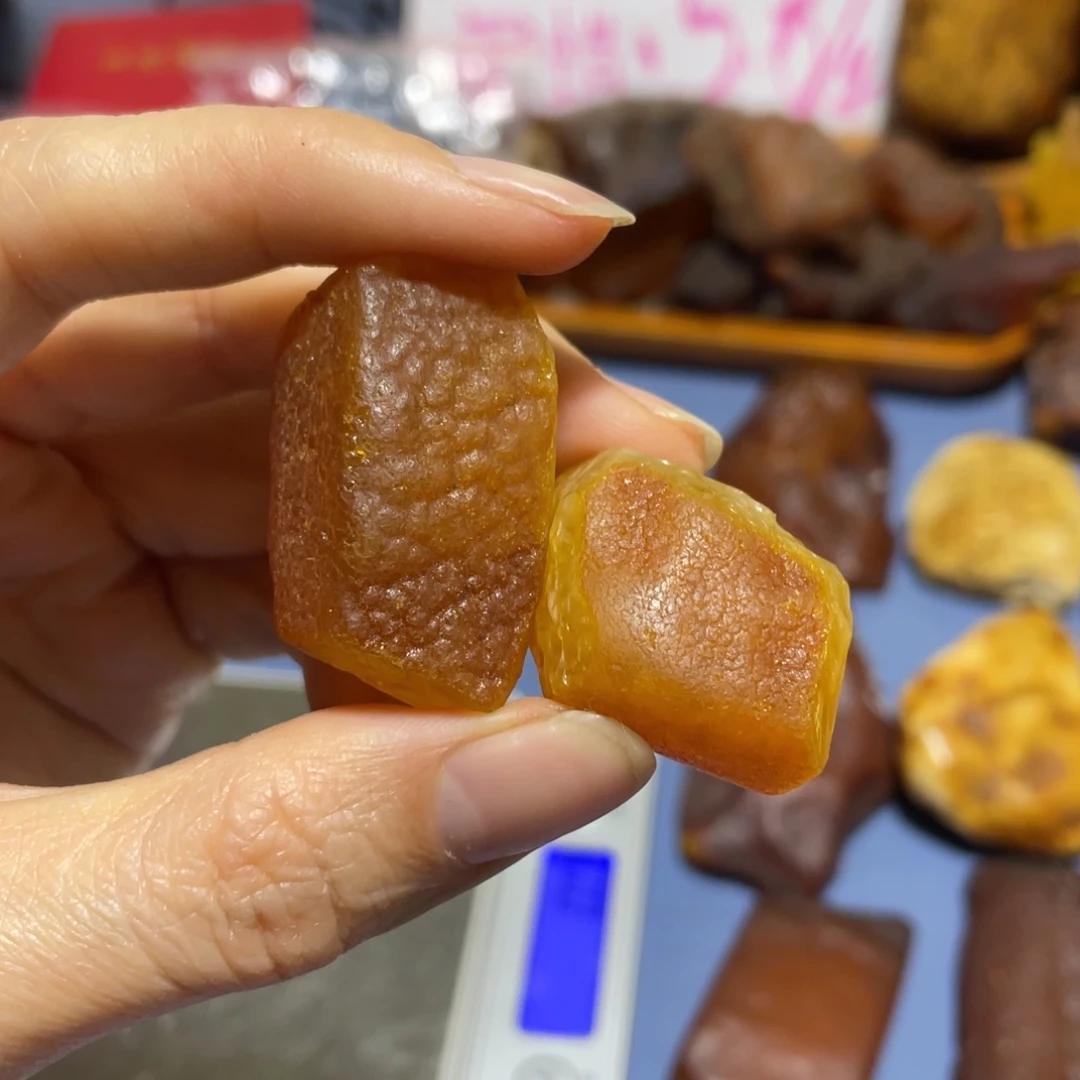 定制琥珀未镶嵌原石