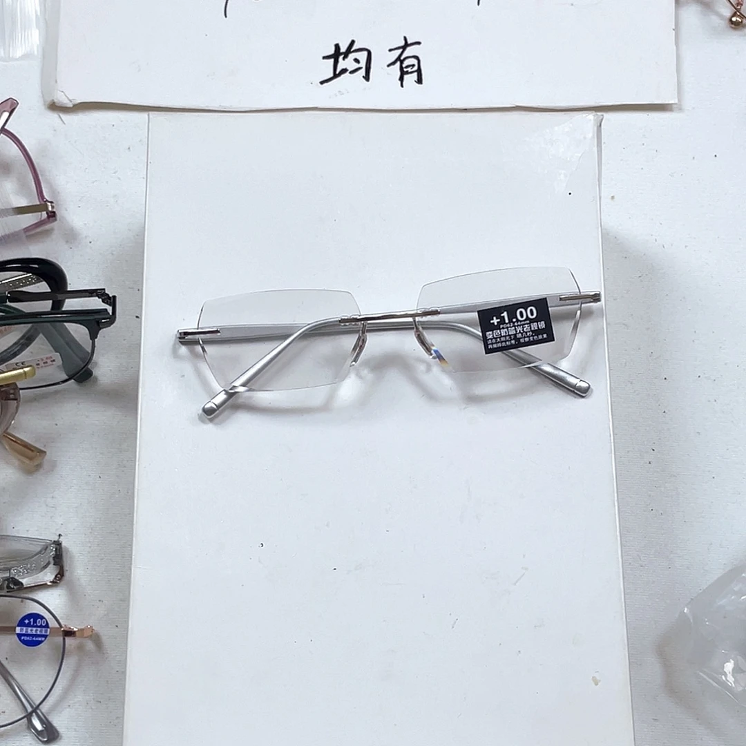 铝镁银色100。