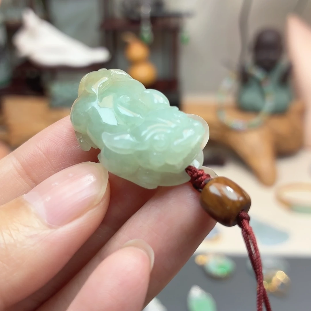 翡翠未镶嵌颈饰吊坠