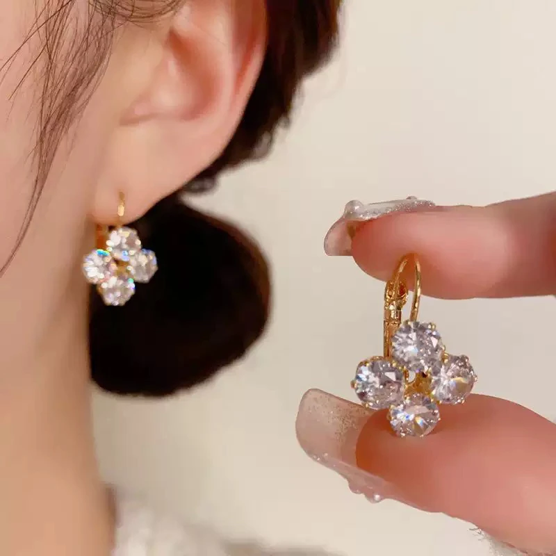 铜合金耳饰 日韩白色四叶植物花卉耳环气质耳饰耳钩满钻百搭耳扣