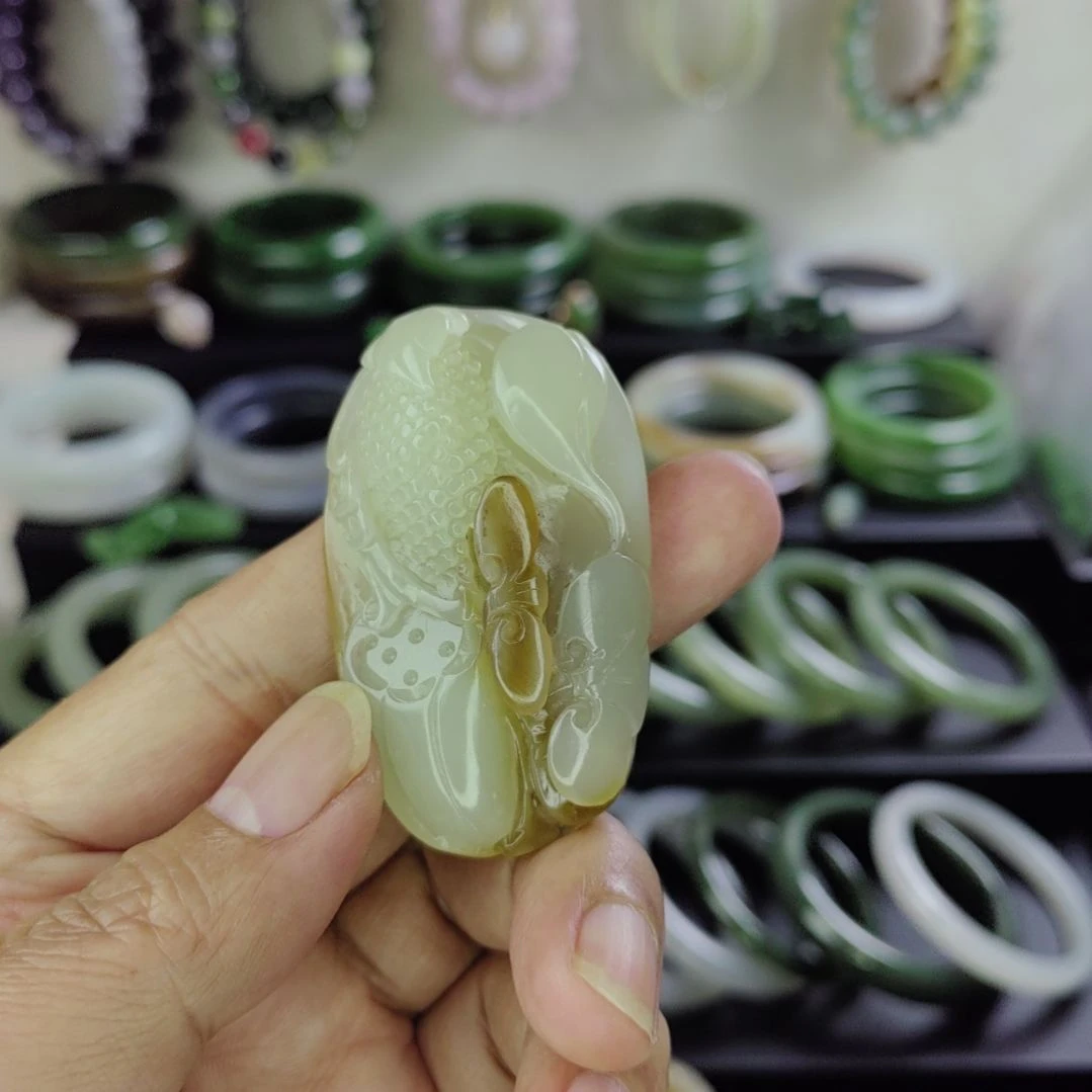 和田玉未镶嵌颈饰