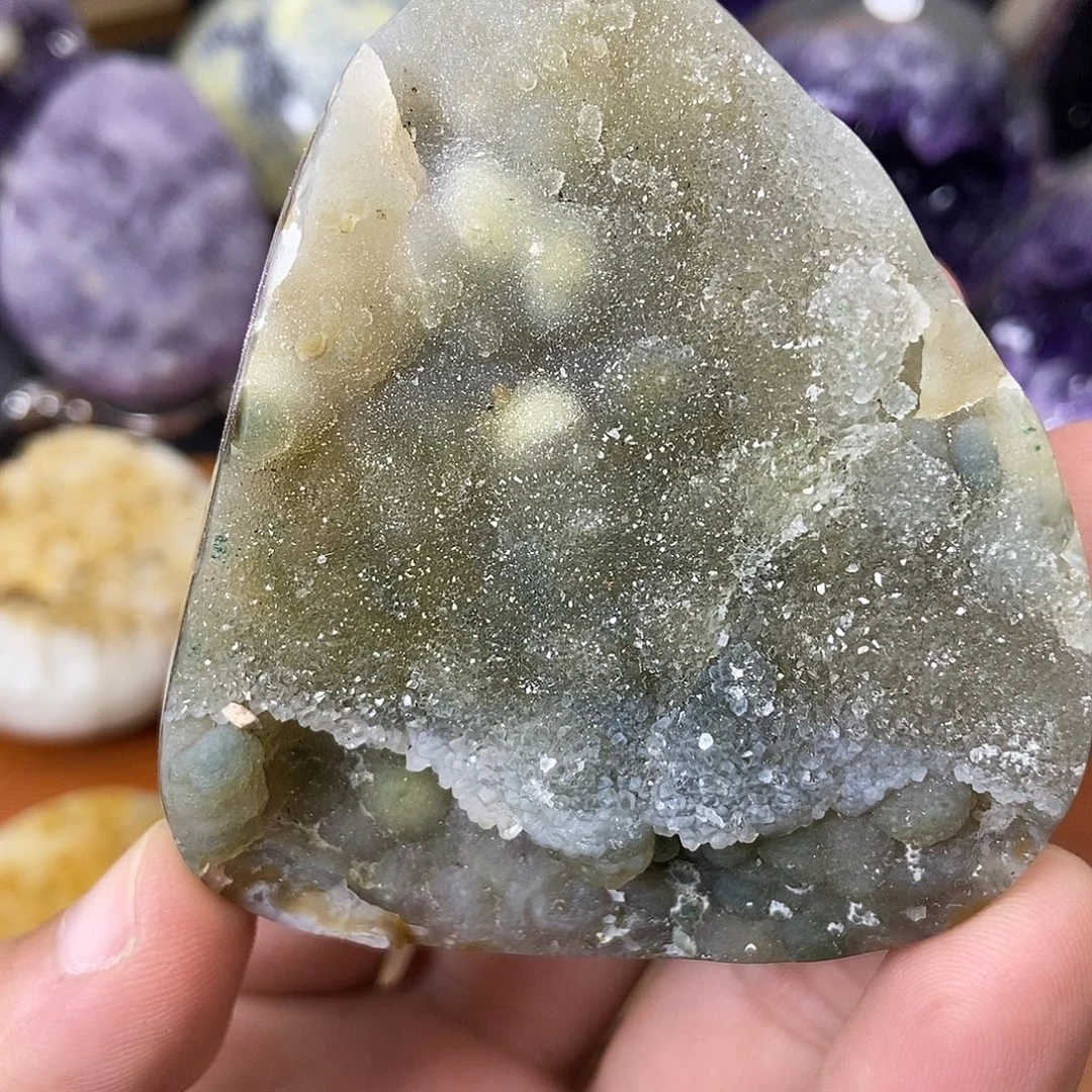 紫晶未镶嵌大型摆件（非配饰）