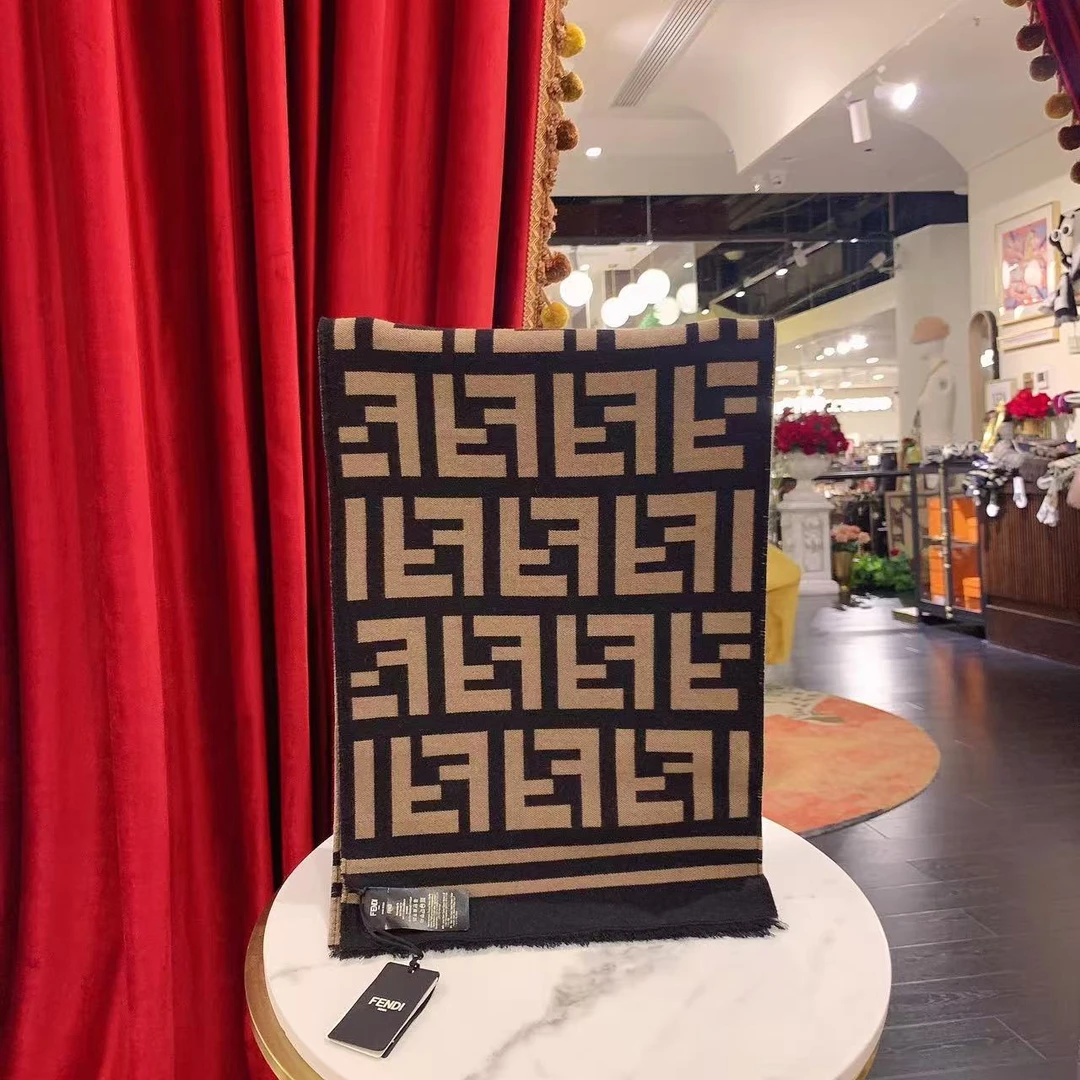 99新 FENDI/芬迪 芬迪双F黑棕拼色羊毛围巾/56882307