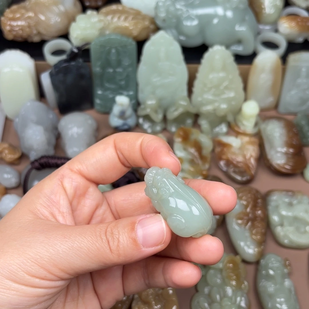 颈饰未镶嵌和田玉