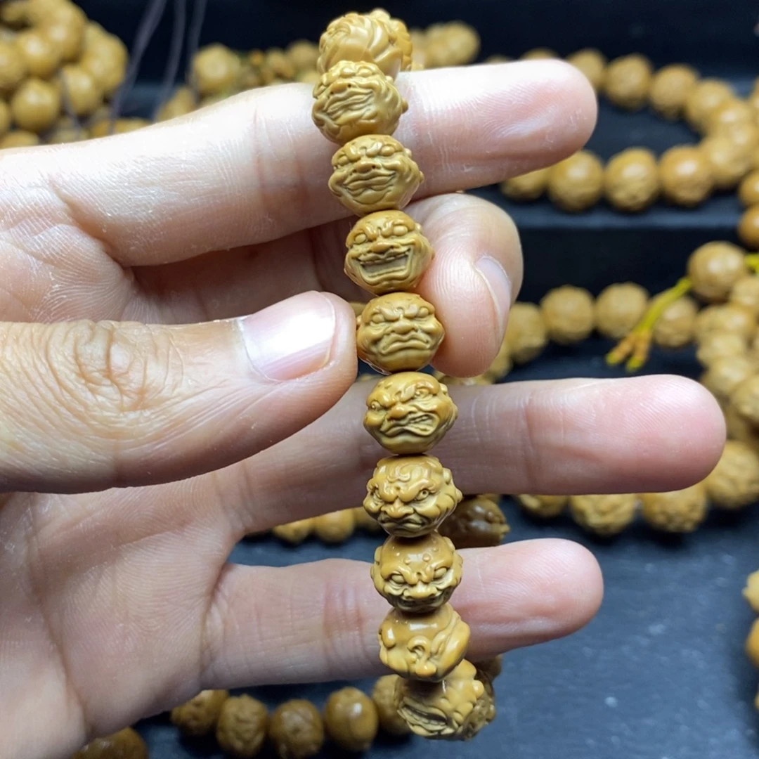 吊坠猴头核桃直播间