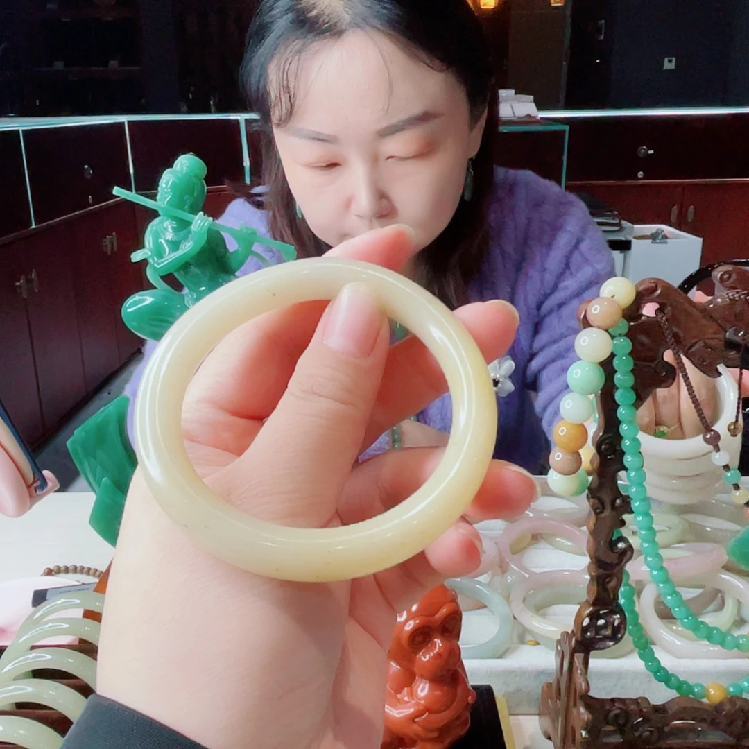 密玉（石英质玉）未镶嵌颈饰54.55