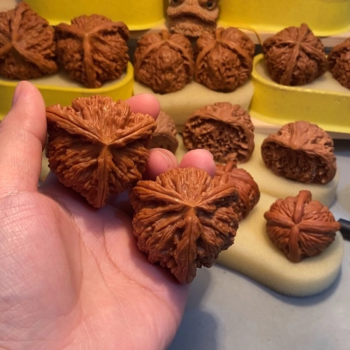 白***闹文玩核桃吊坠jjnnnnn