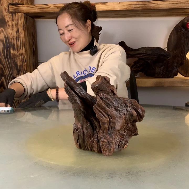 蔡***啊天然的云南紫柚木会黄水