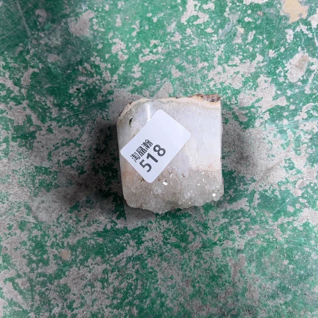 未镶嵌水晶大型摆件（非配饰）