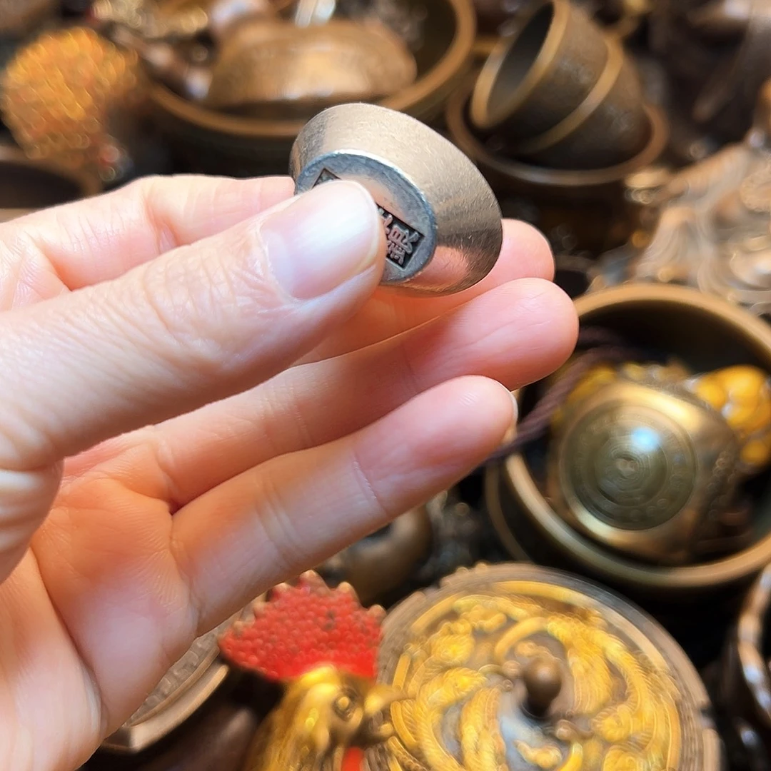 精美铜器工艺品等