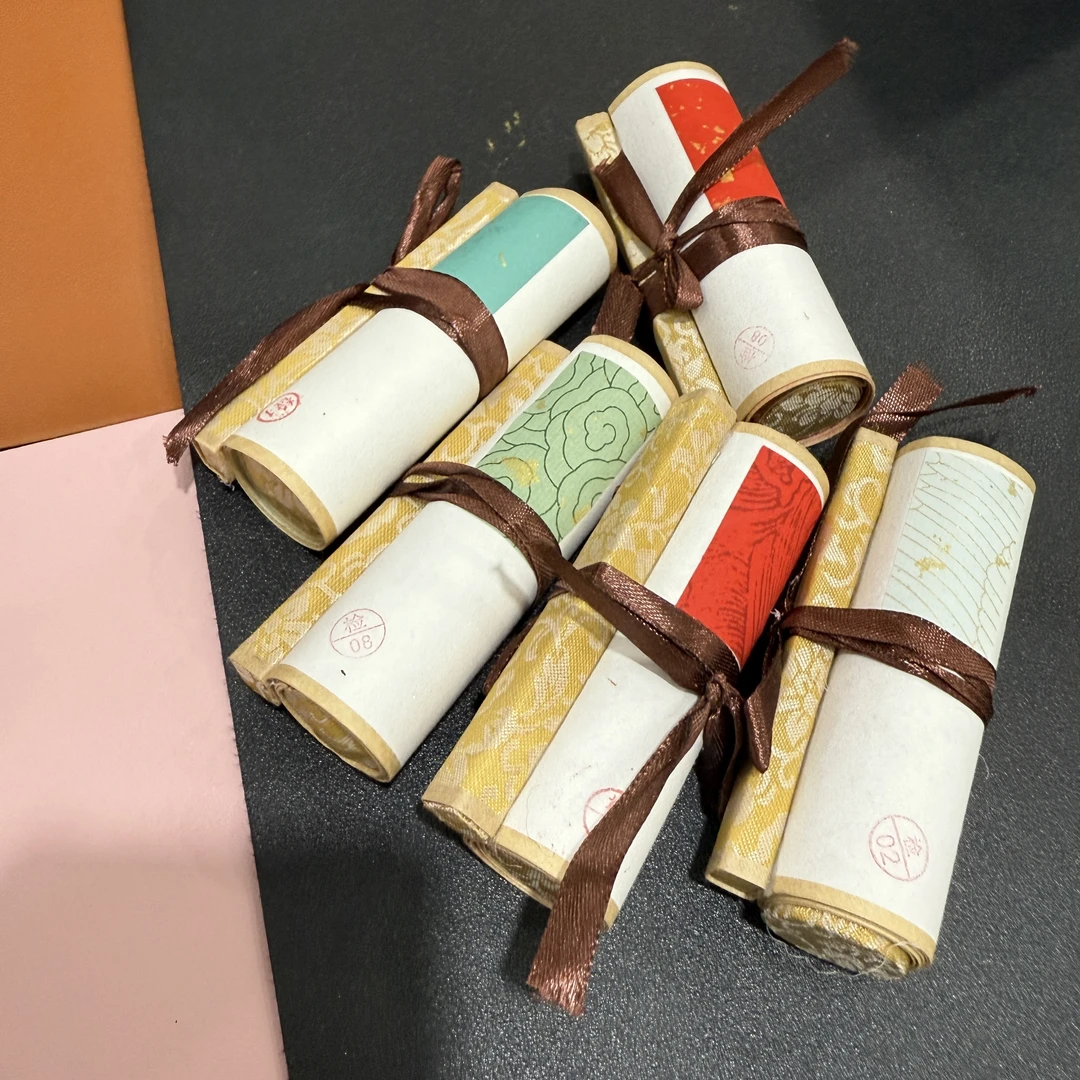 到手10个!迷你文创鎏金洒金蜡染宣纸半生熟小挂轴小楷行书