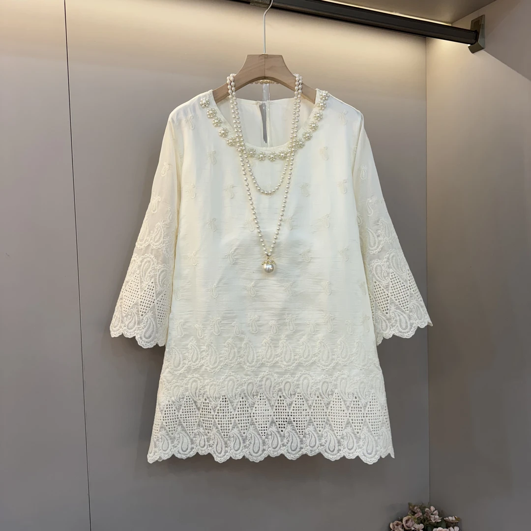 2025韩系钉珠时尚气质刺绣工艺宽松百搭复古微大码女装显瘦上衣