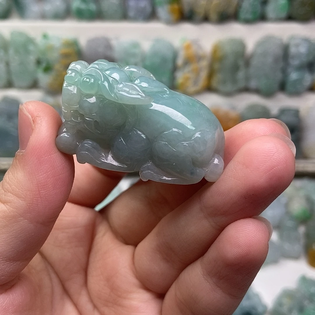 翡翠未镶嵌吊坠(赠链)
