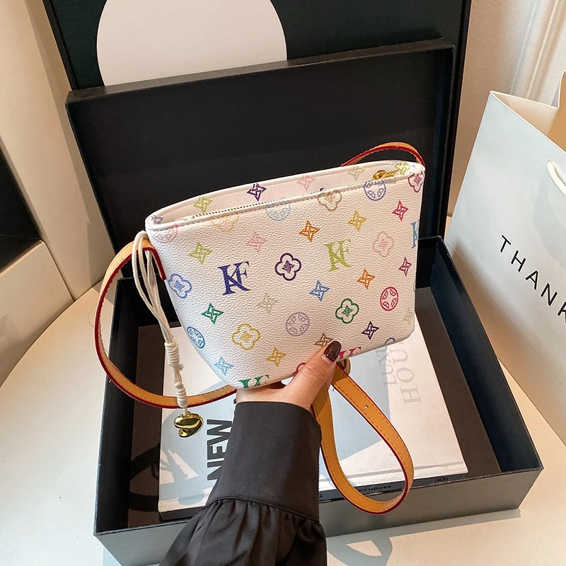 PARACVTOU/帕卡图卡位印花便携款斜挎式单肩包简约便携洋气手机包