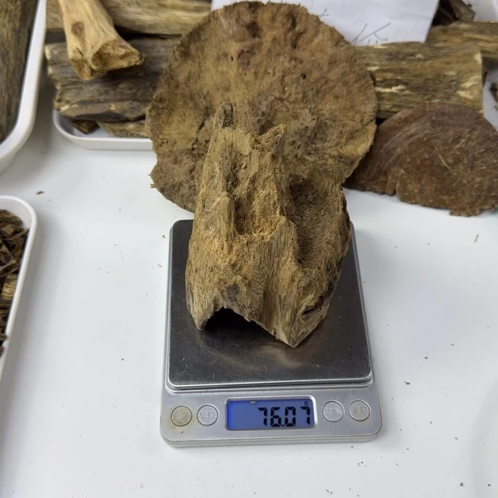 阿***3沉香沉香碎屑沉香碎屑+距口76克