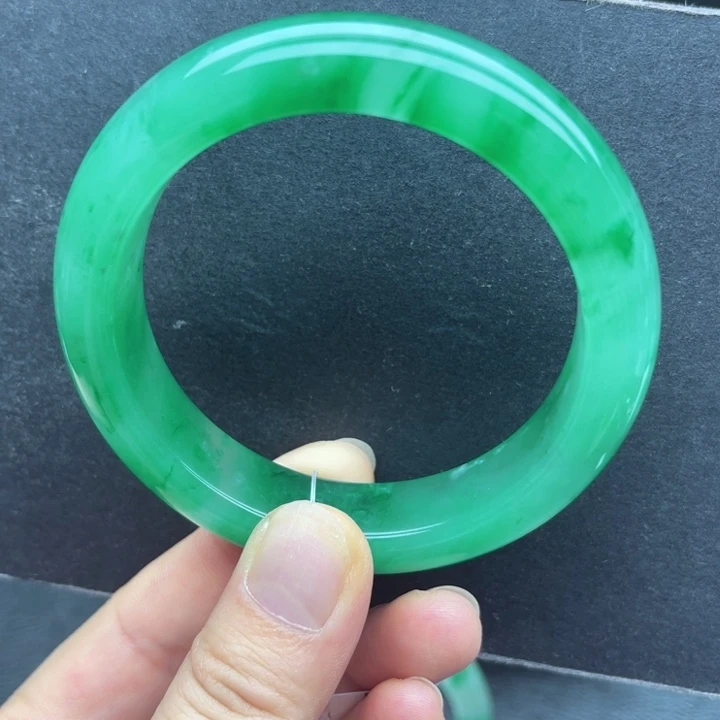 未镶嵌手镯石英质玉