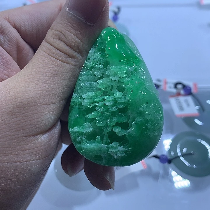翡翠未镶嵌颈饰天然翡翠A货吊坠