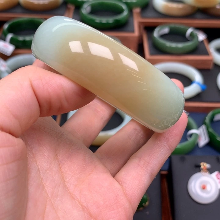 和田玉手镯5859圈口未镶嵌