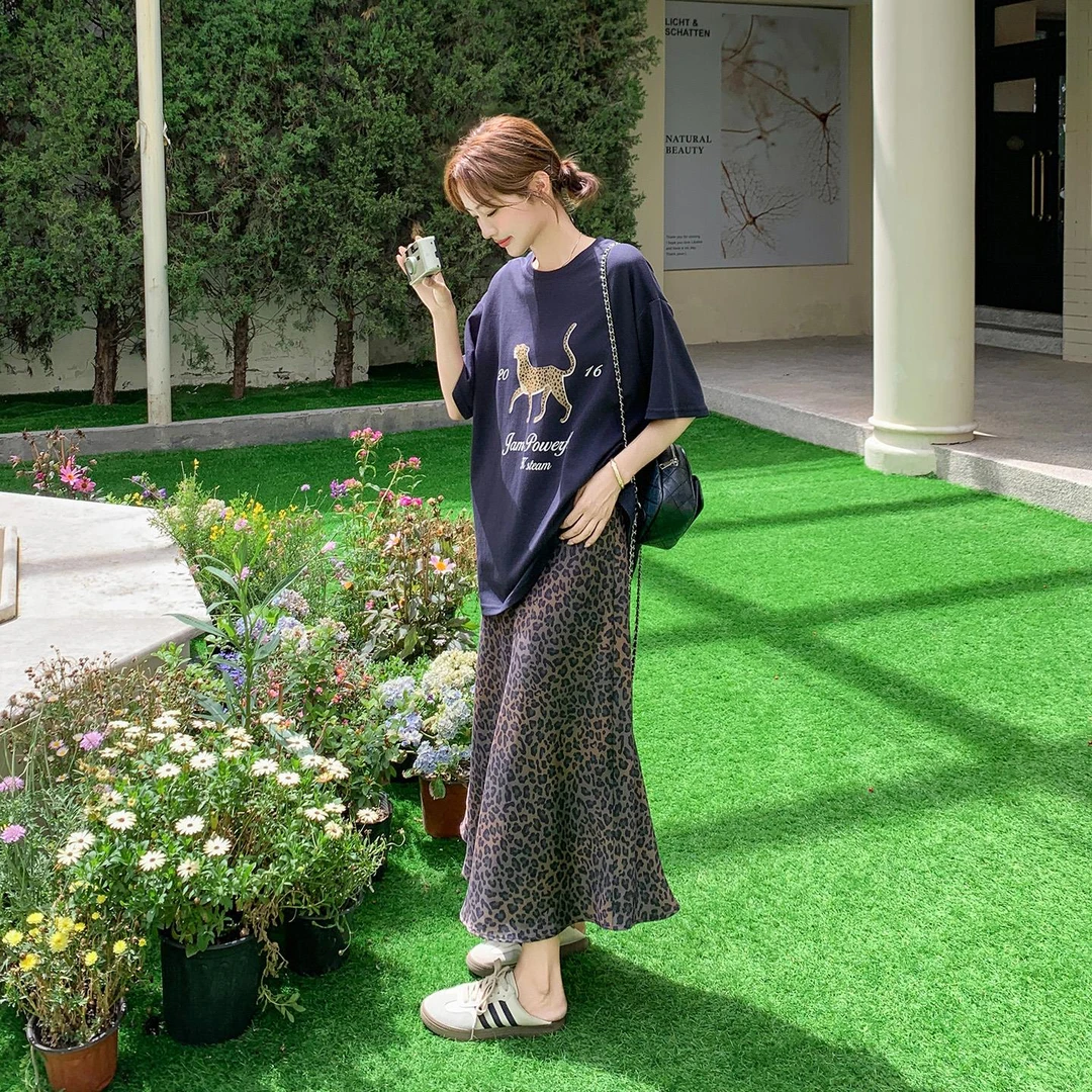 法式复古松弛感套装裙女夏2025新款印花T恤豹纹碎花半身裙两件套