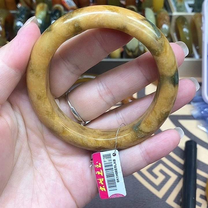 未镶嵌透闪石-蛇纹石玉手镯