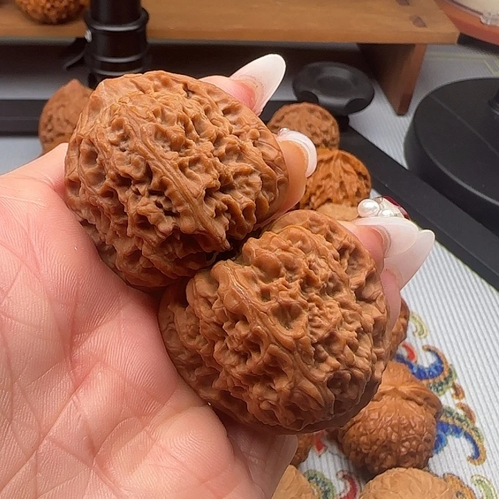 文玩核桃把件三角南疆