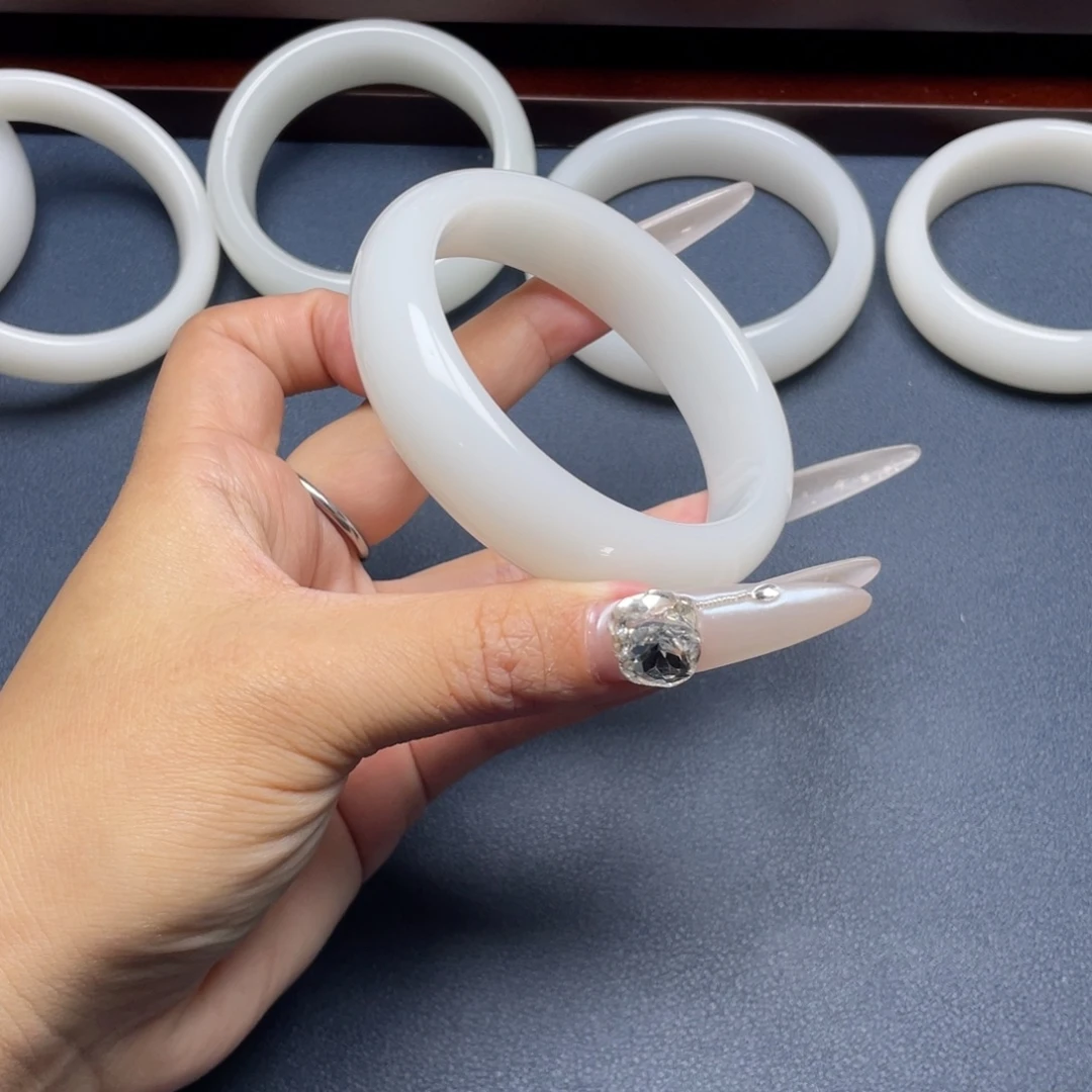 琥****【兰琴珠宝】62轮胎脂白