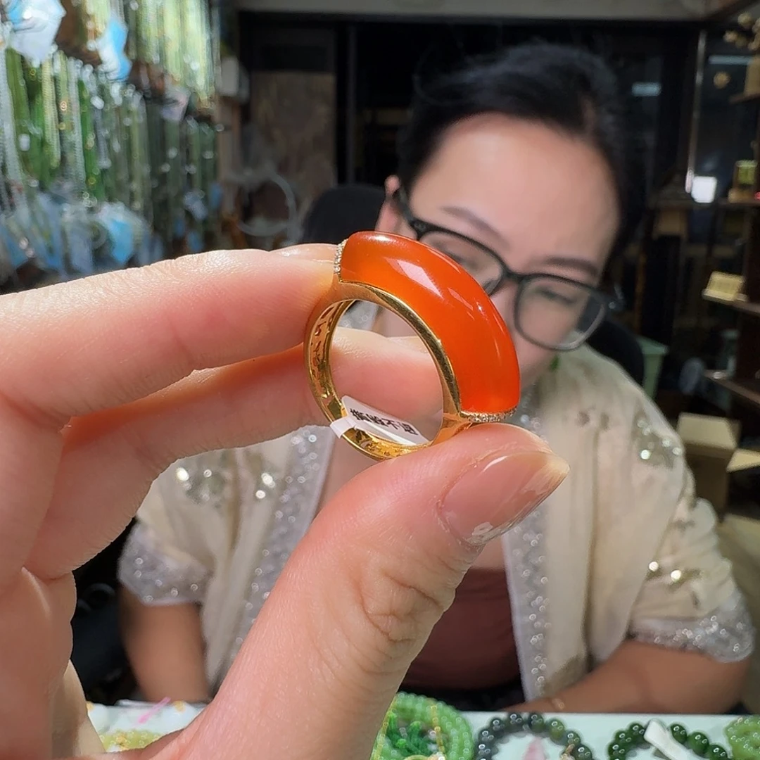 颈饰18K金镶嵌和田玉