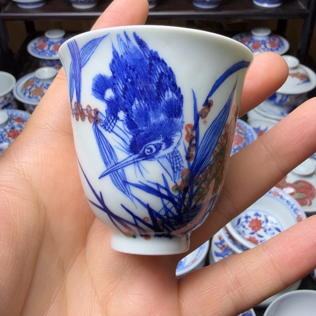 青花釉里红丹翠铃铛杯底部缩釉