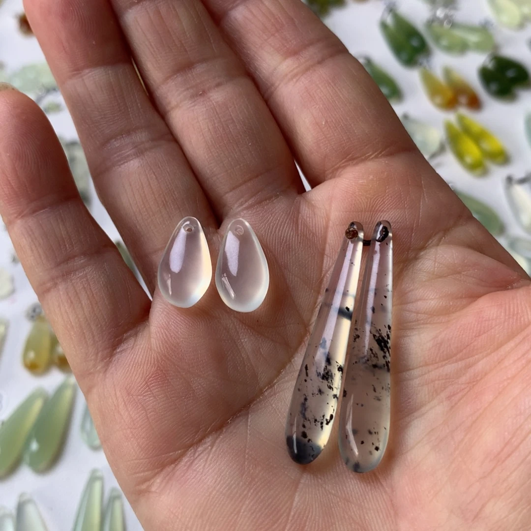 依***0蛇纹石玉未镶嵌耳坠