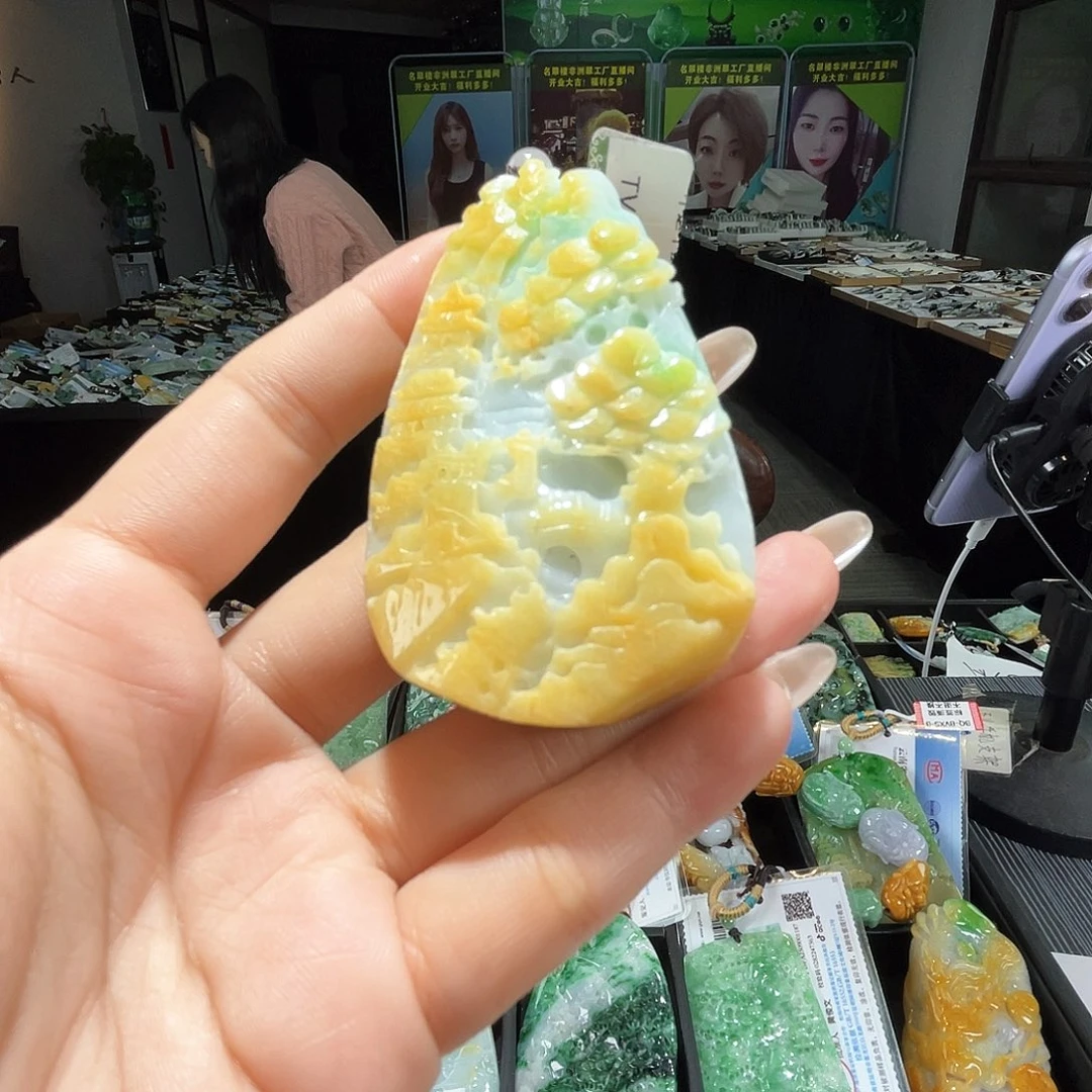 颈饰未镶嵌翡翠一