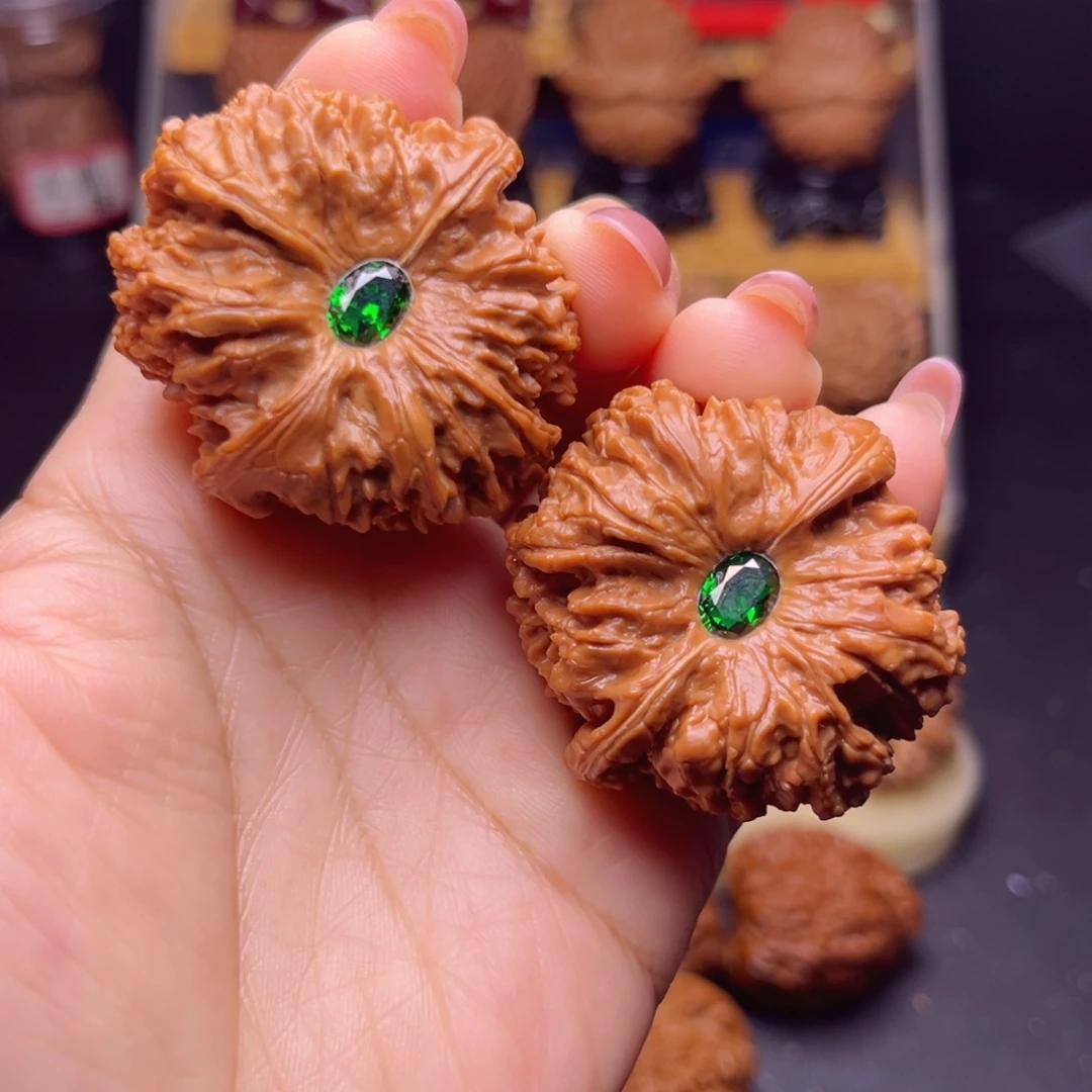 文玩核桃吊坠老形名核137