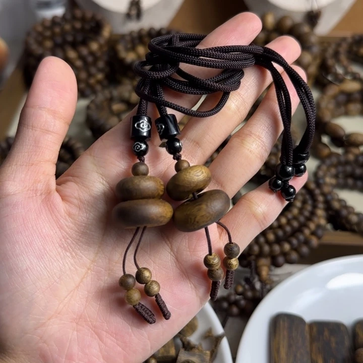 S***伍沉香碎屑沉香奇楠沉香葫芦款式