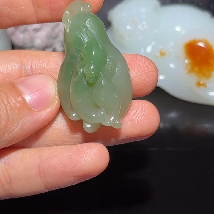 颈饰未镶嵌和田玉（白玉）