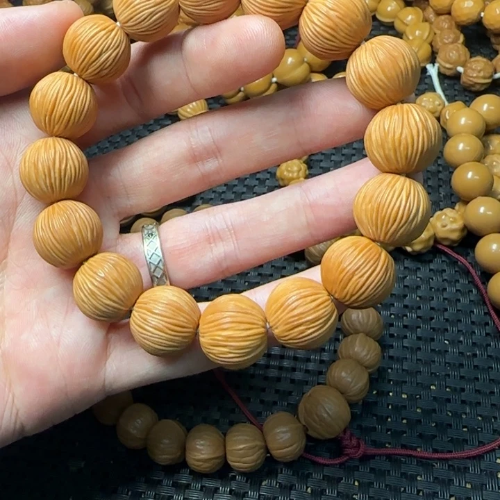 猴头核桃手串拉丝