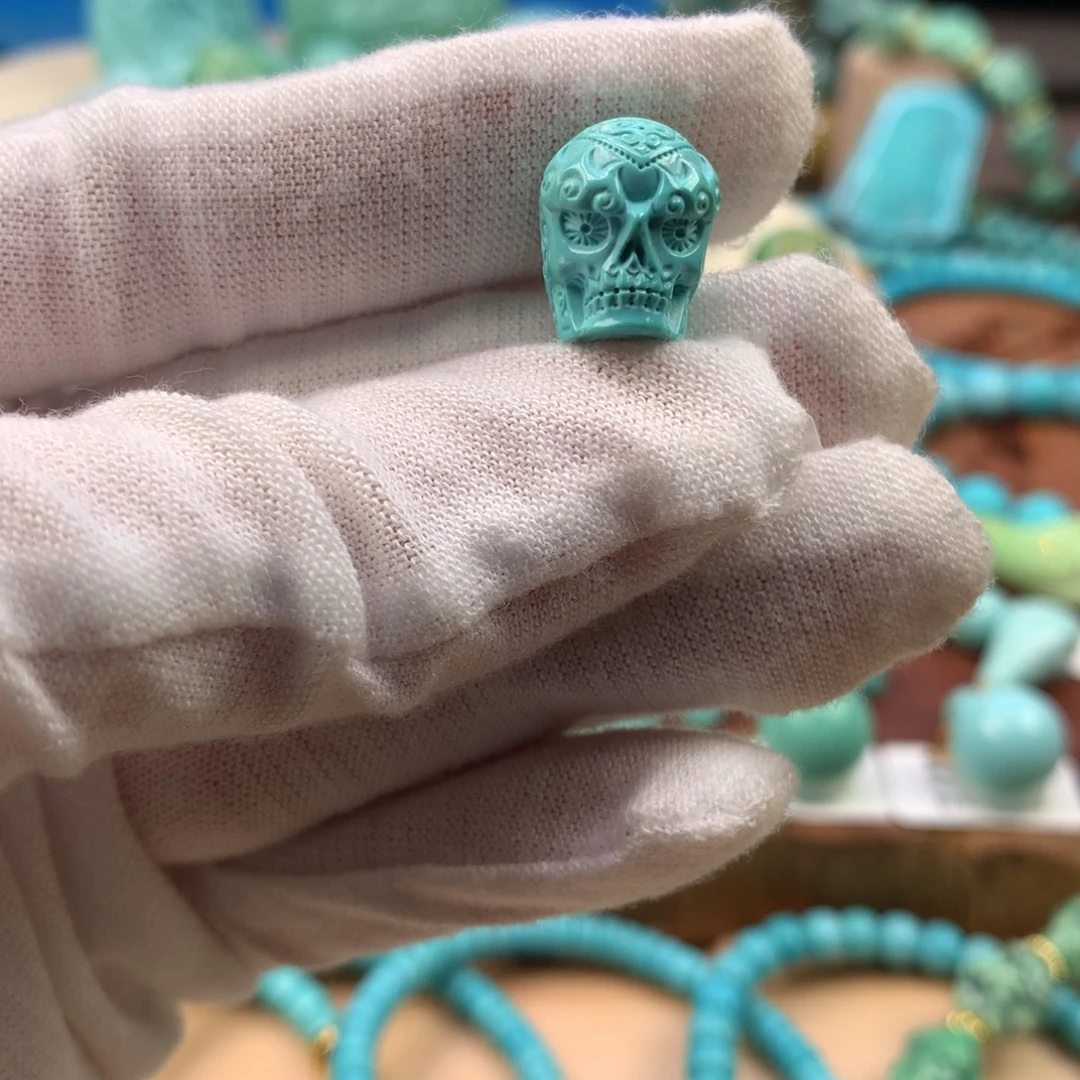 绿松石未镶嵌珠宝奇石高瓷蓝绿刺骨骷髅11*13.8mm