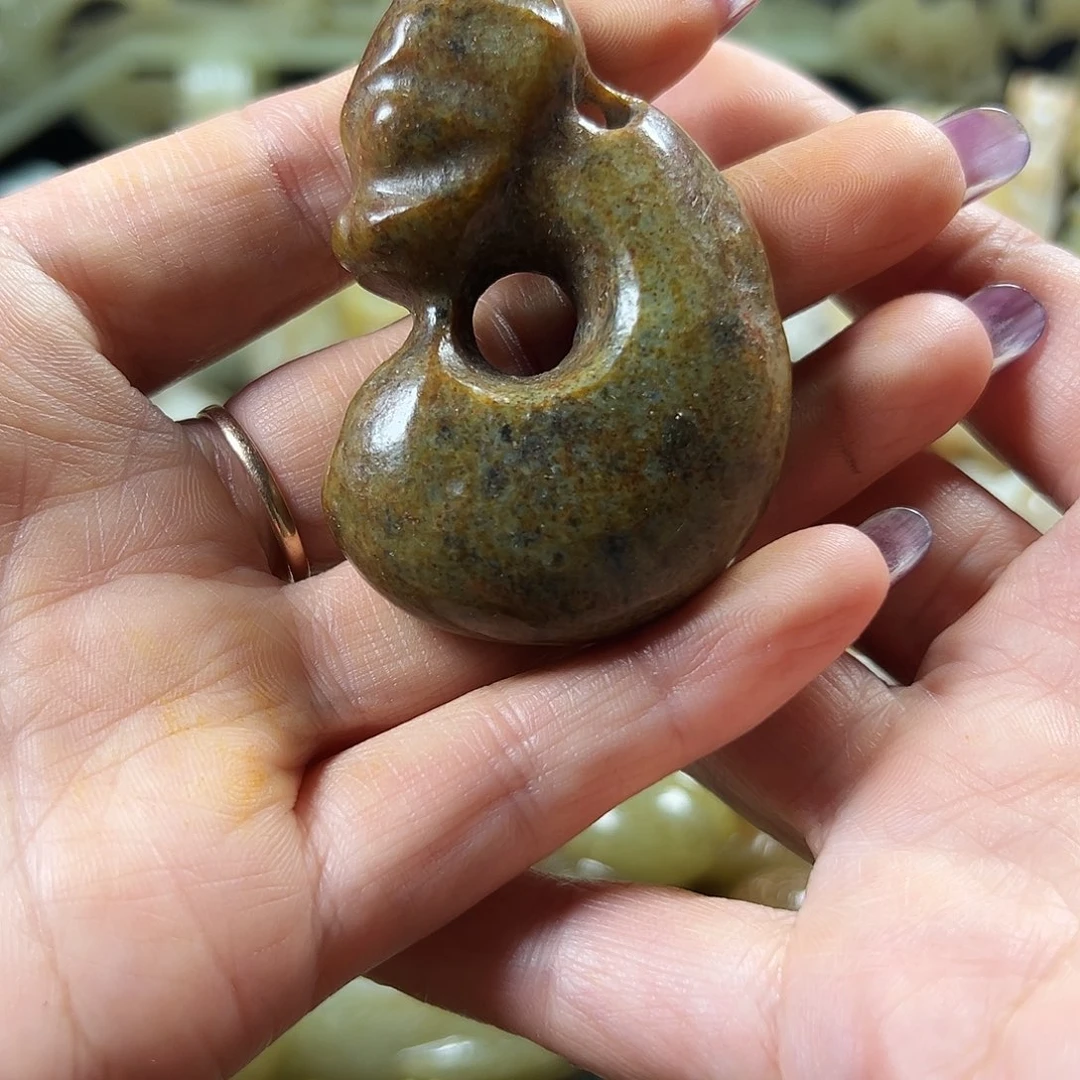和田玉（糖玉）未镶嵌颈饰
