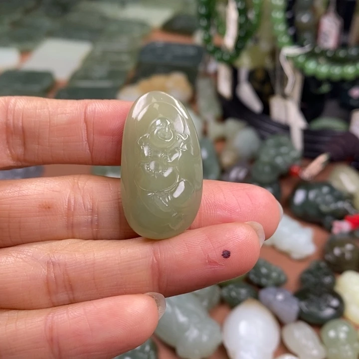 和田玉未镶嵌颈饰予