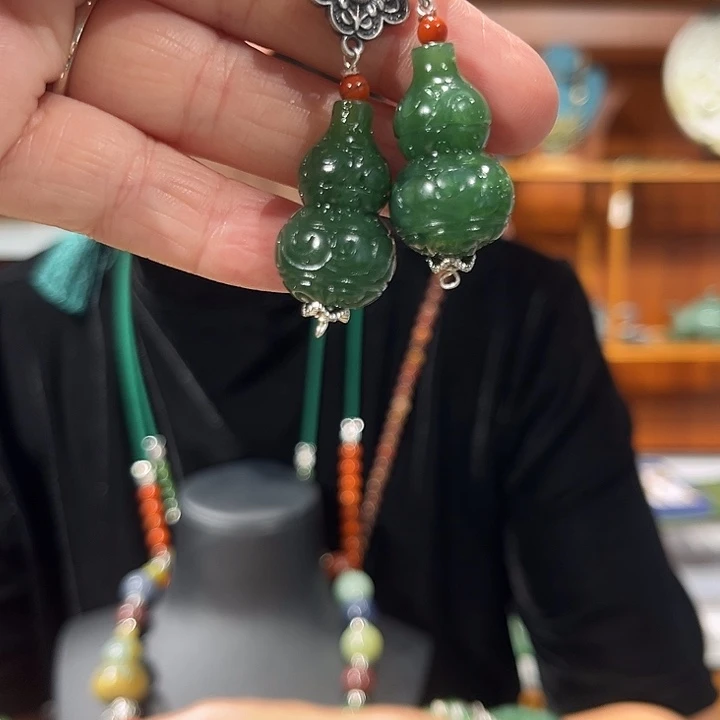 颈饰未镶嵌和田玉（糖玉）