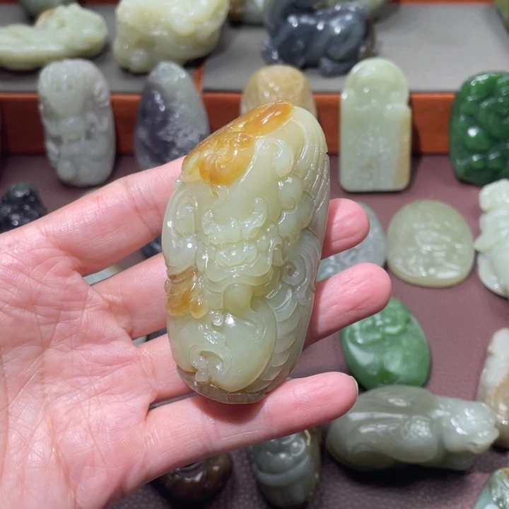 和田玉（糖玉）未镶嵌颈饰